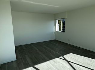 590 17th St #71, West Vancouver, BC V7V3S7