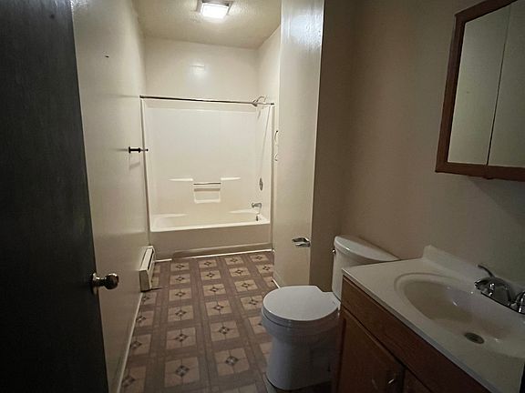 5th image of 174 Ashley St APT B4