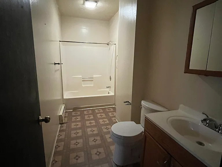 174 Ashley St #B4 — Photo 5