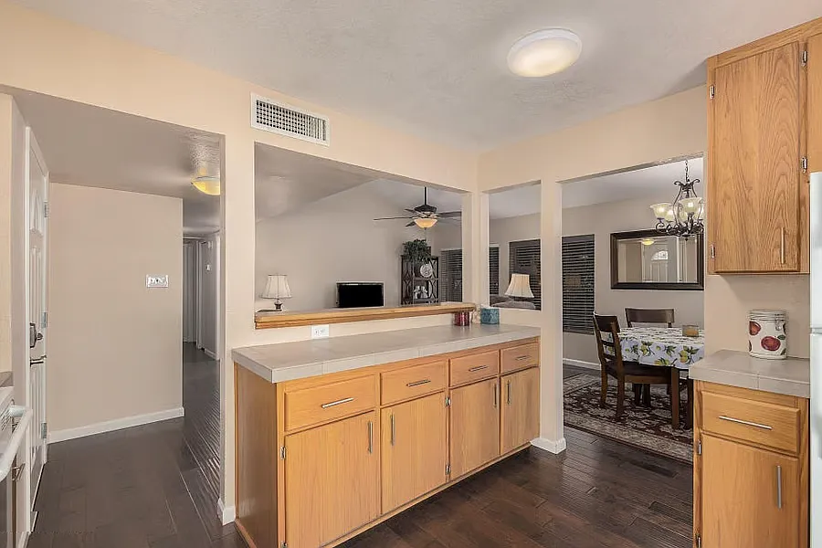 2 bed, 1205 sqft, $2,250 — Photo 4