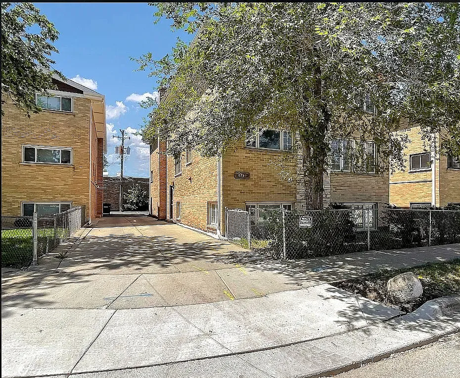 1 bed, 920 sqft, $1,699 — Photo 1
