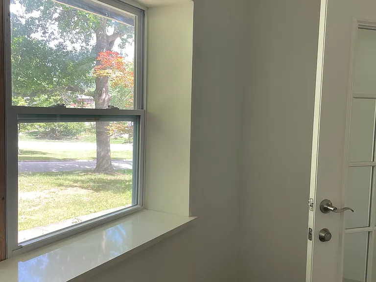 1508 S Bedford Rd — Photo 17