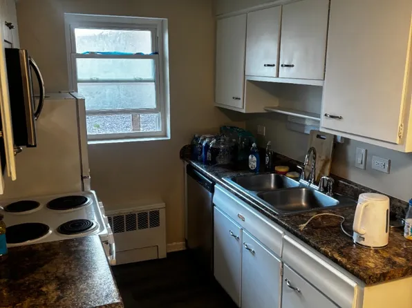 1384 Brown St, Des Plaines, IL 60016