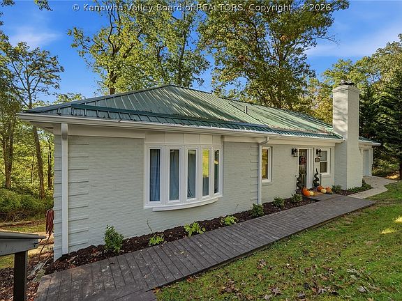 2nd image of 1693 Carey Pl