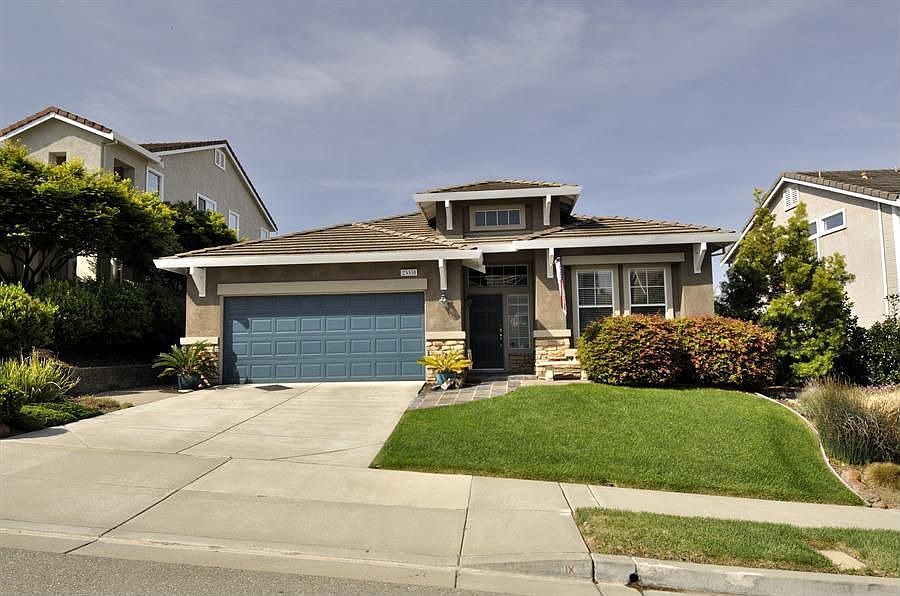 1st image of 25551 Crestfield Dr