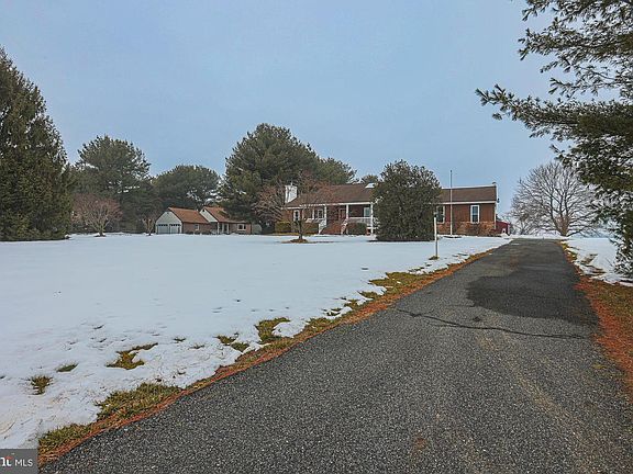 3rd image of 31 Blake Rd