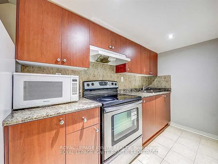 32 Lansbury Dr #BASEMENT — Photo 14