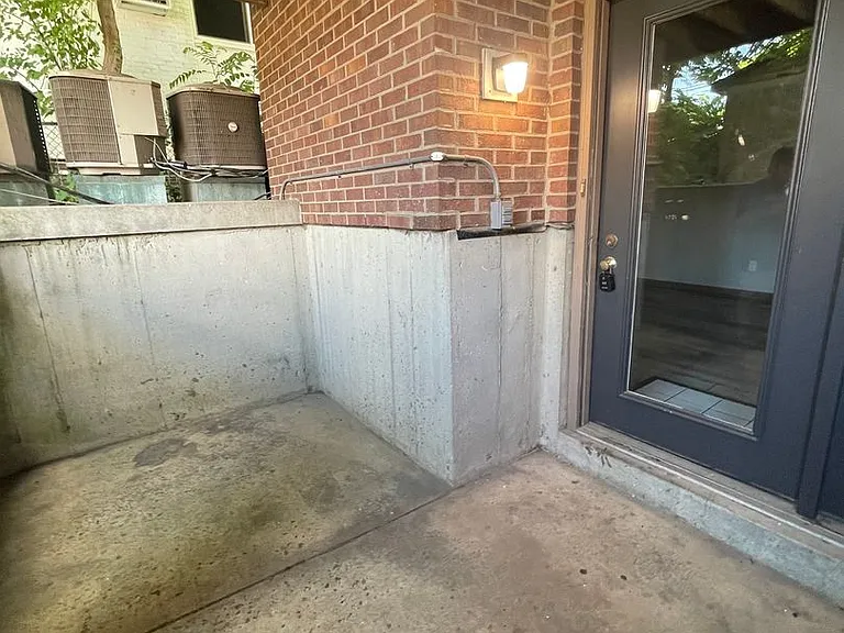 50 E 11th Ave — Photo 15
