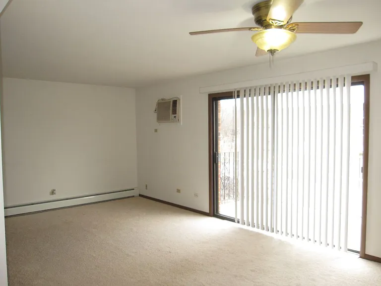 428 Cavalier Ct — Photo 6