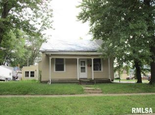 1202 Royal Ave, Pekin, IL 61554
