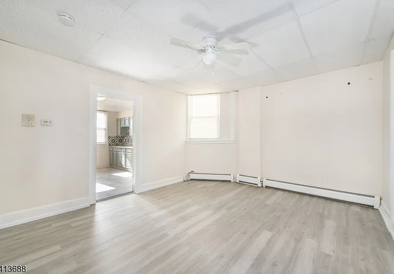 226 Franklin Ave #2R — Photo 10