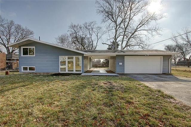 1st image of 1407 N 81st St