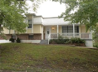 6303 E 140th Ter, Grandview, MO 64030