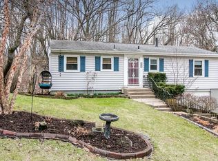 1317 Parkwood Dr SE, Cedar Rapids, IA 52403
