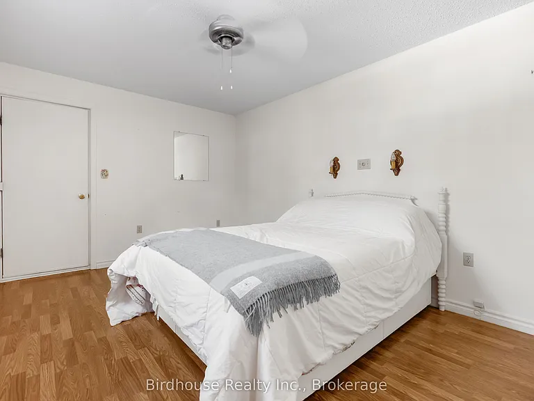 99 Riverside Dr — Photo 33