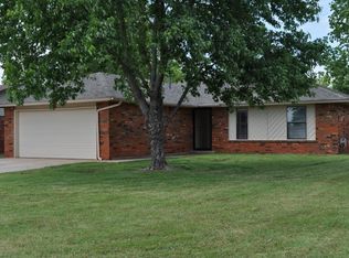 245 W Chantilly Way, Mustang, OK 73064