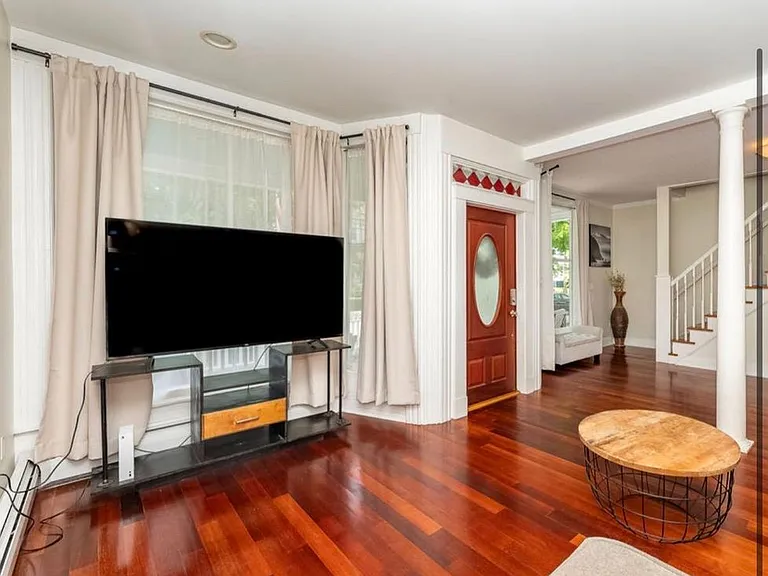 301 Richards Ave — Photo 4
