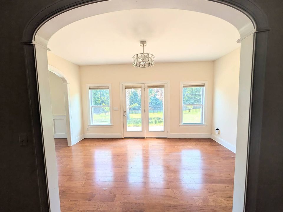 16th image of 6117 Chancellorsville Dr