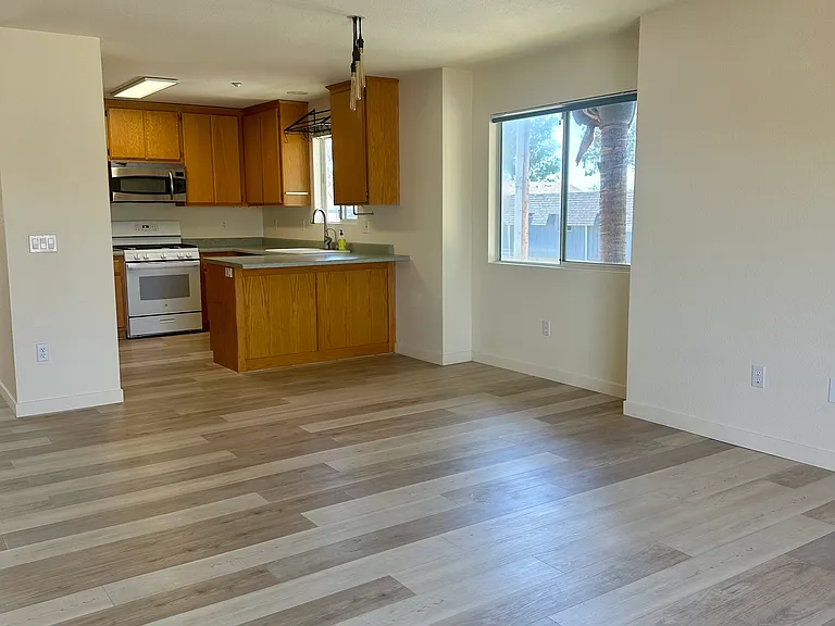 896 Front St #A — Photo 6