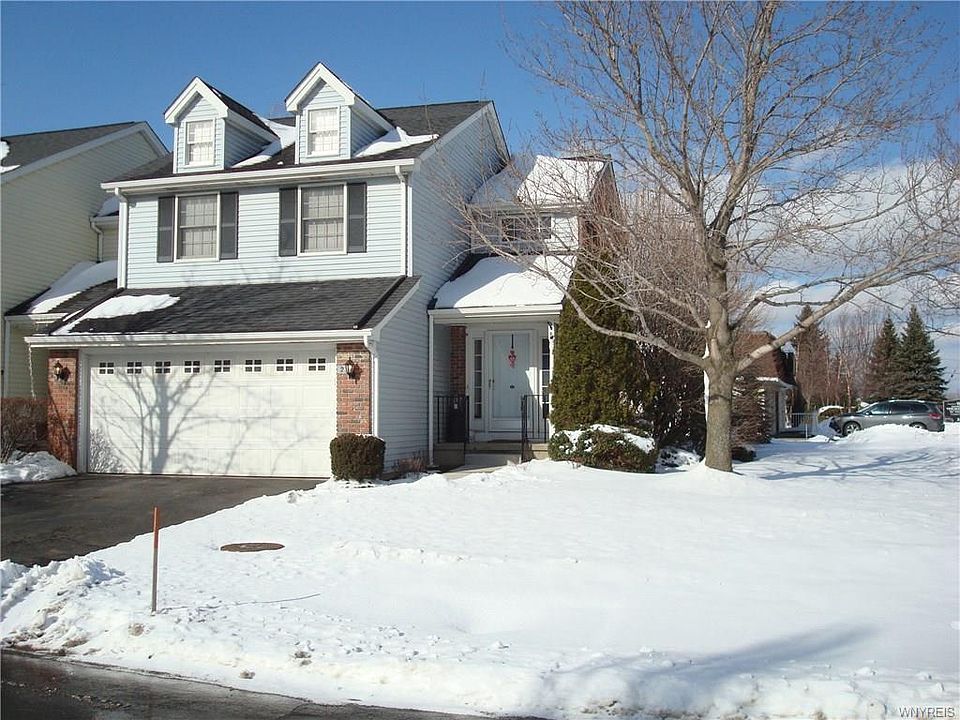 1st image of 2 Hillcrest Heights Dr