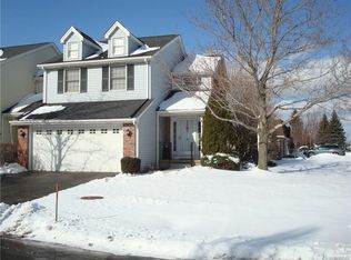 2 Hillcrest Heights Dr, West Seneca, NY 14224