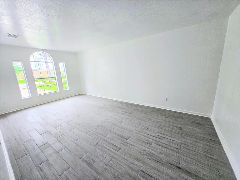 4018 Crystal Lake Cir N — Photo 18