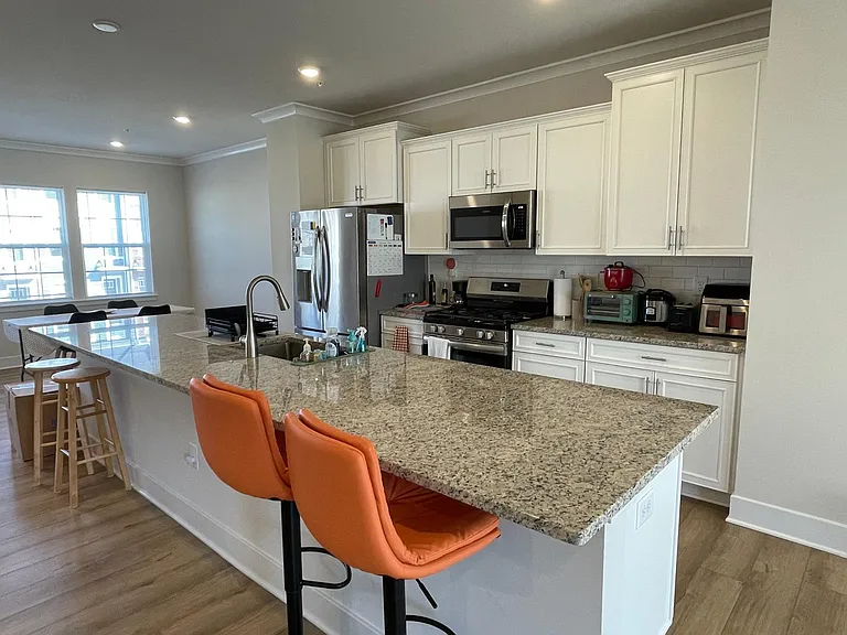 1235 Greylock Ln — Photo 15