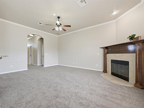 4th image of 11640 SW 10th St