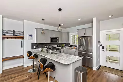 4 bed, 2.5 bath, 1536 sqft, $2,800 — Photo 3