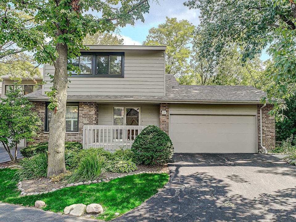 1st image of 7 Brook Ln