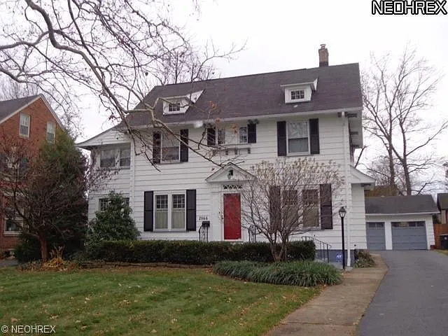 2866 Crescent Dr NE photo 1