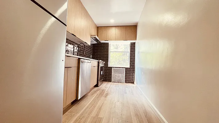 Rented by Winzone Realty Inc | media 16