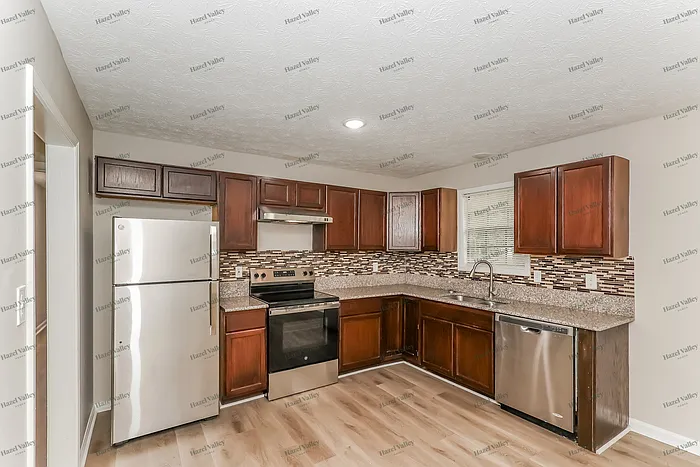 621 Blue Flag Ln — Photo 5