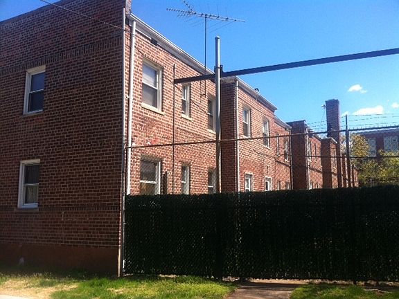 3rd image of 202-10 109 Ave