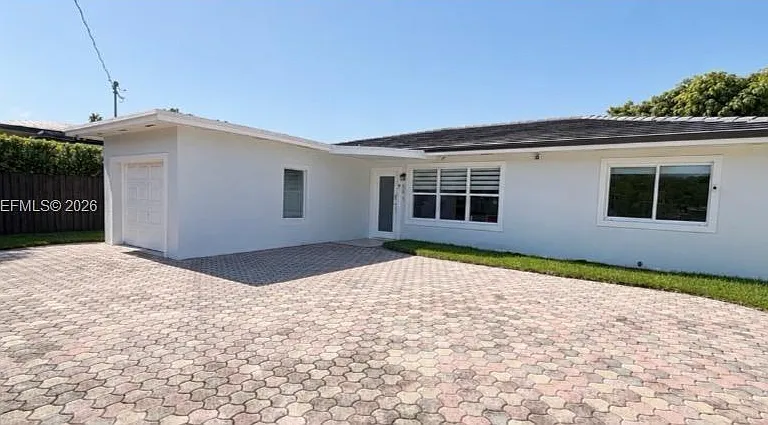 455 S Shore Dr — Photo 4