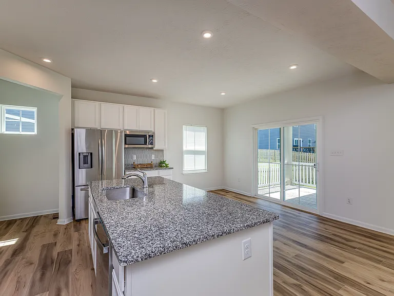 403 Sydney Dr — Photo 8