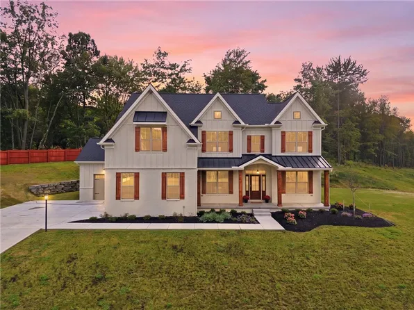 101 Shadow Ridge Dr, Penn Township, PA 16002