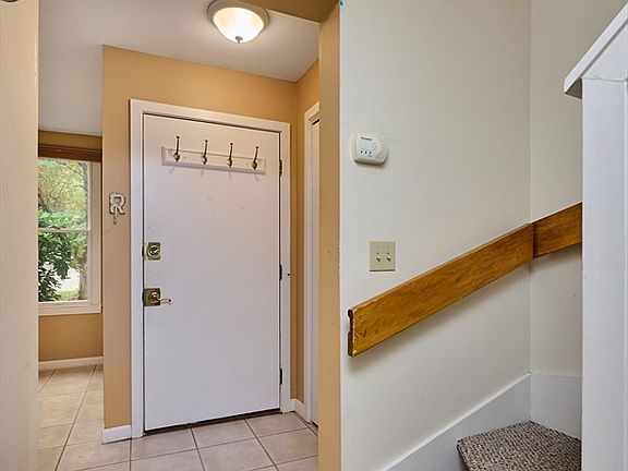 3rd image of 51 Amity Pl #51