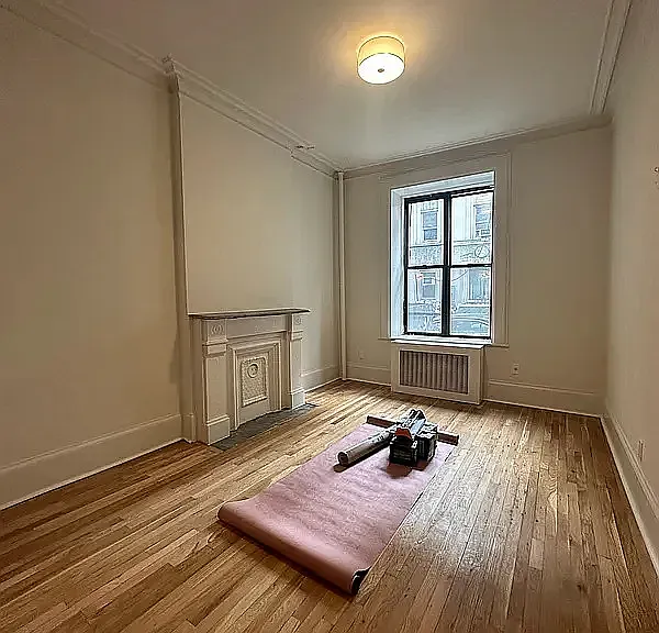 313 W 54th St #1FE — Photo 4