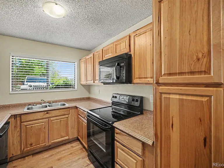 433 Wright St #103 — Photo 6