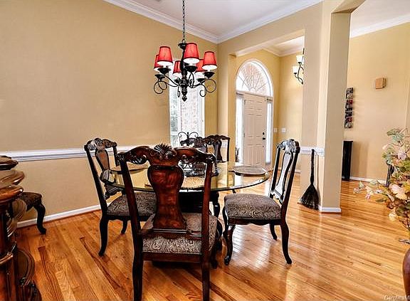 4th image of 5713 Lagrande Dr