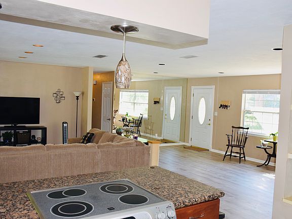 5th image of 3703 NW 49th Ln