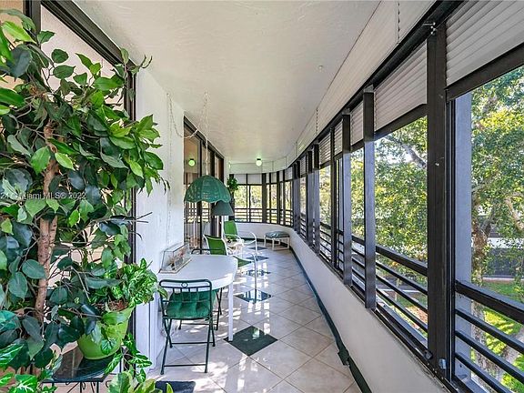 Balcony - Tropical Vew