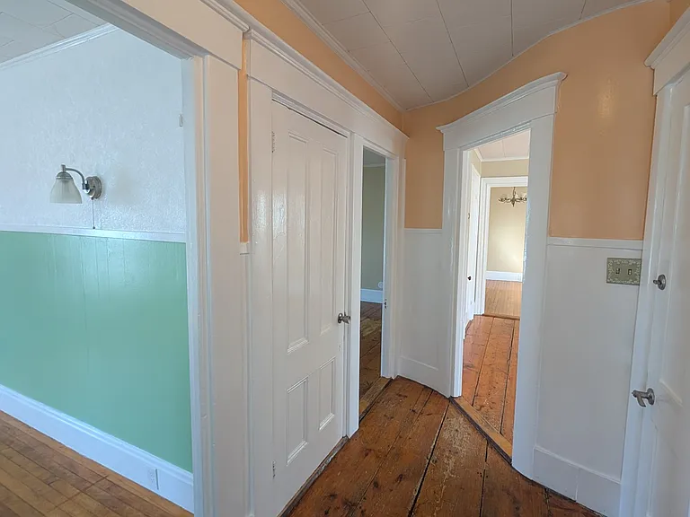 Brunswick Ave — Photo 27