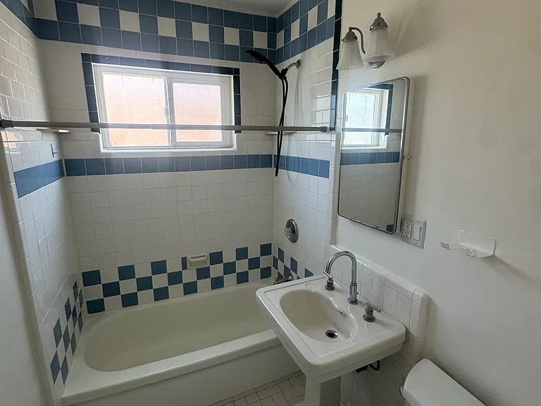 3945 Frances Ave #1 — Photo 8