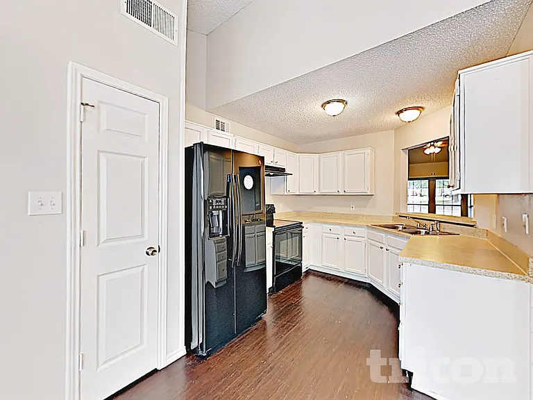 4740 Waxwing Dr — Photo 8