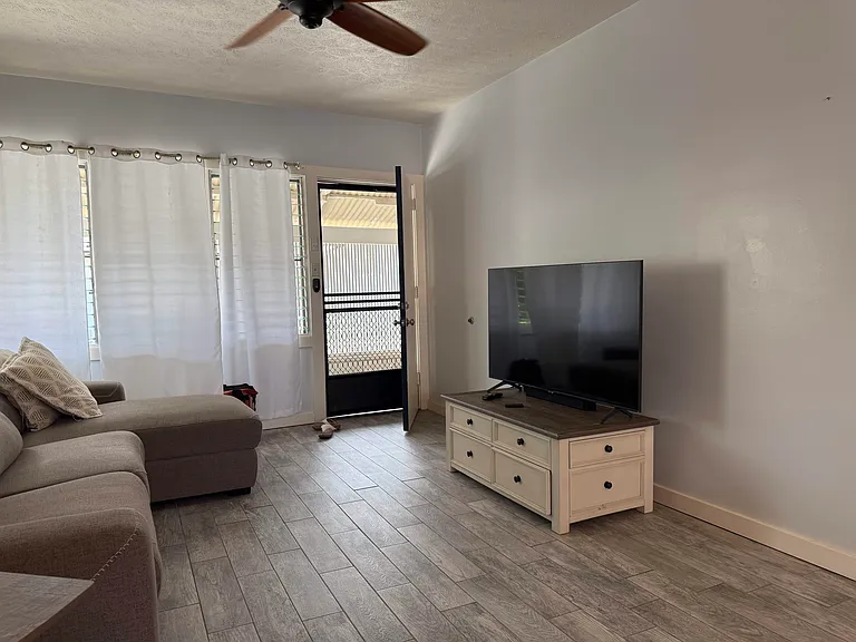 3011 Kaina St — Photo 2
