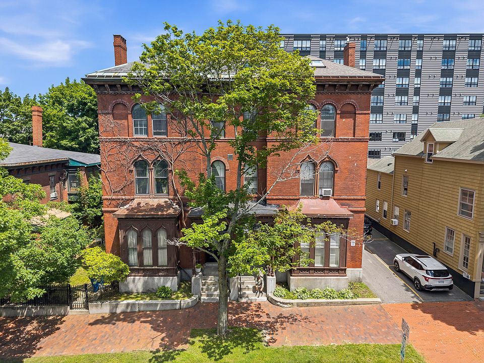 1st image of 209-211 State Street