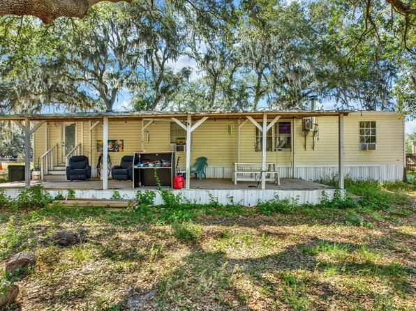3642 Kalman Dr, Zephyrhills, FL 33541