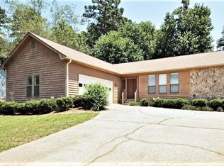 2010 Hutton Dr, Grayson, GA 30017